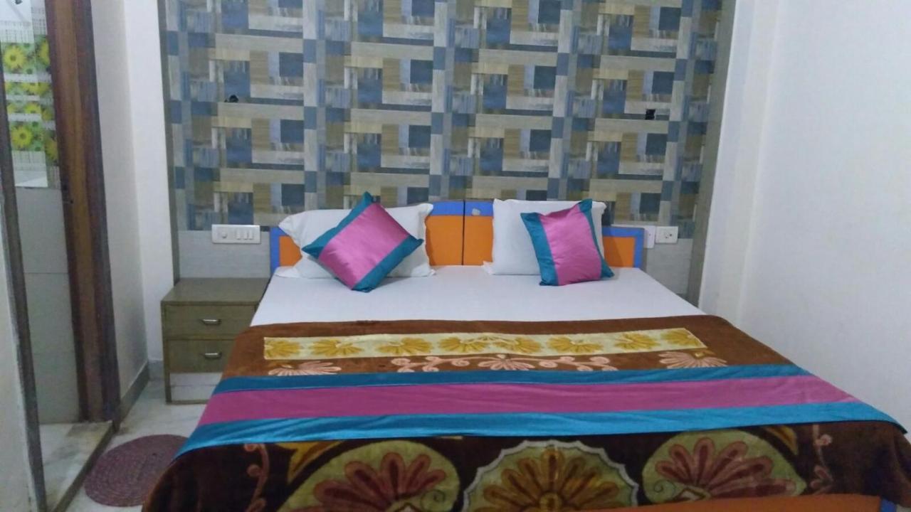 Basil Inn Home Stay Walking Distance From Taj Mahal Agra Agra  Habitación foto
